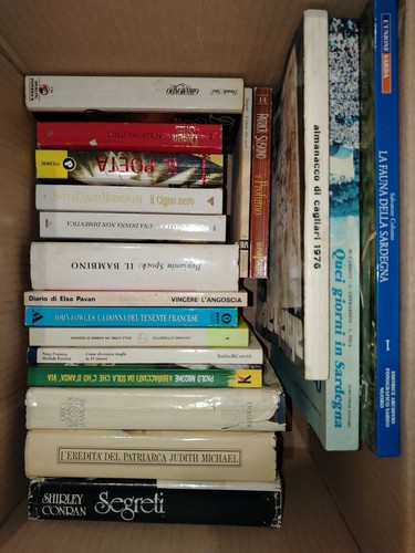 Lotto blocco stock libri - di,